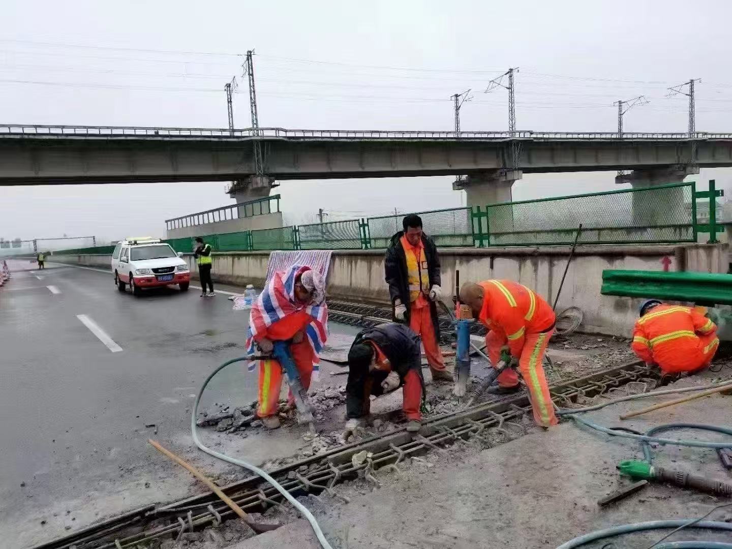 大方桥梁伸缩缝抢修料
